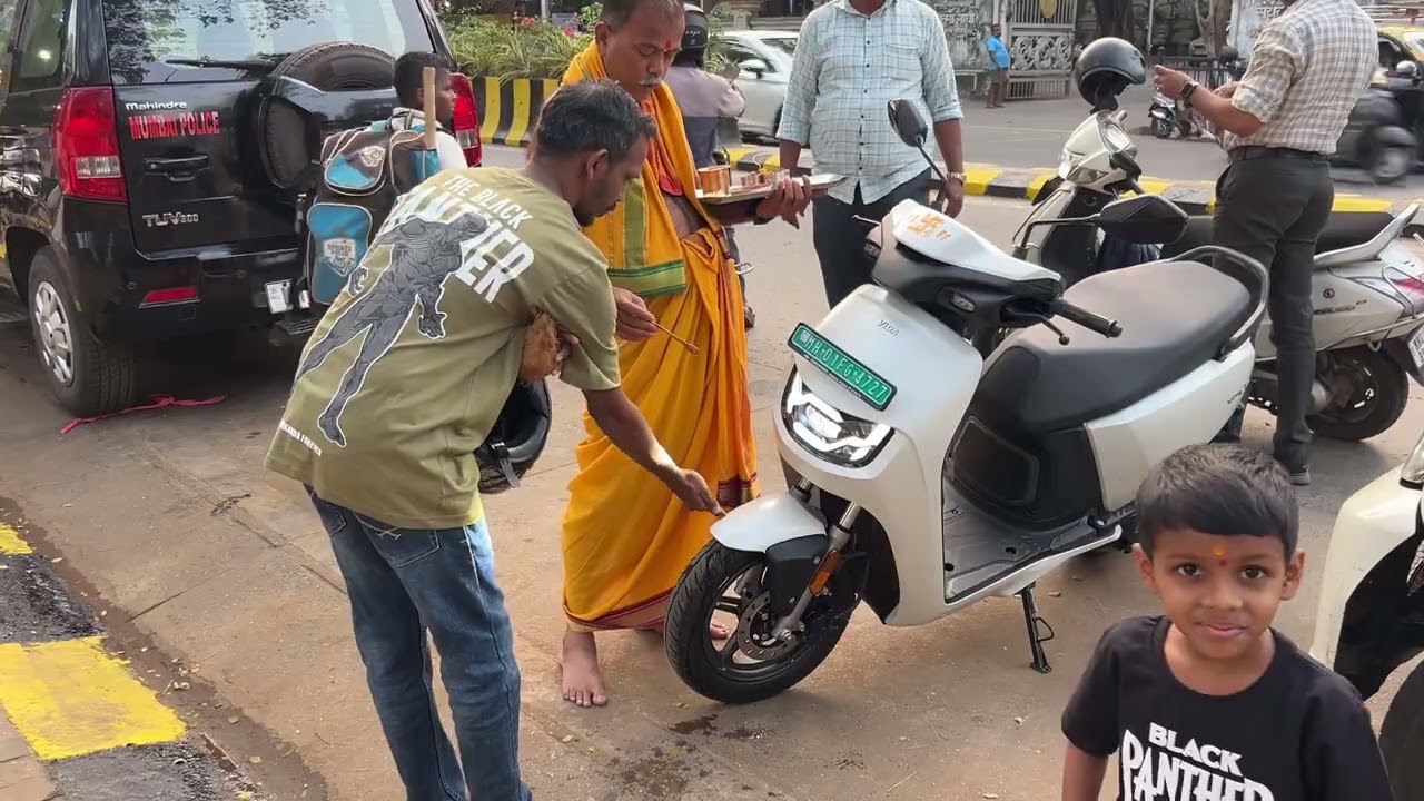 नवीन पाखरू आलं kshan_vlog च्या ताफ्यात | new one added hero vida ev scooter | ev scooter 