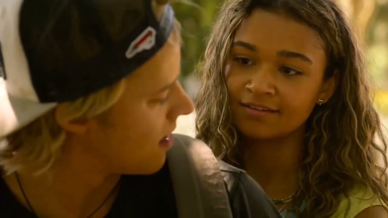 Outer Banks S3 l JJ & Kiara Drives Motorbike l Outer Banks Season 3 l NEW CLIPS