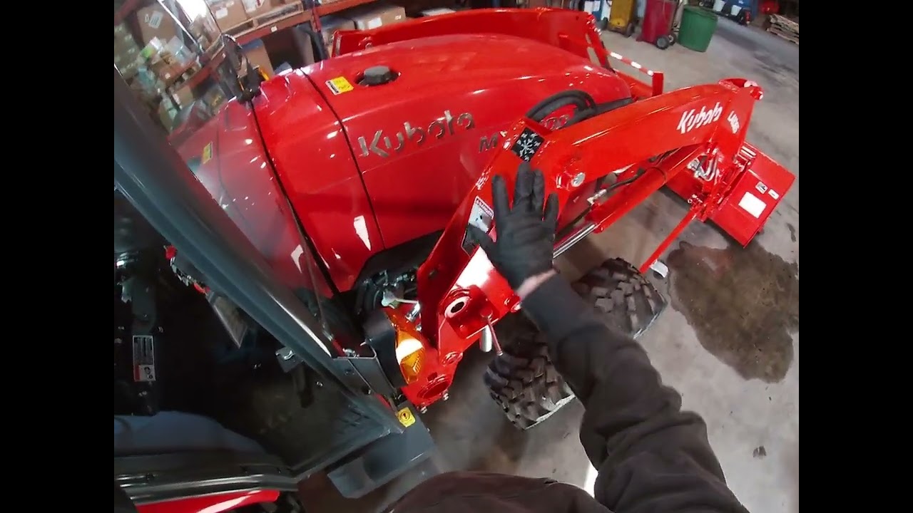 Установка фронтального погрузчика на трактор Kubota MX5400