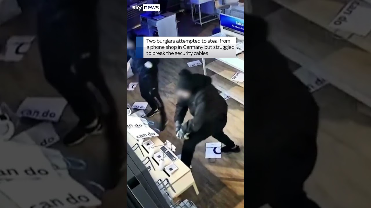 Thieves fail phone shop heist