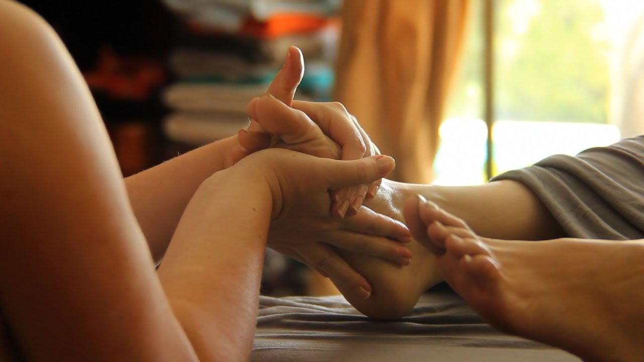 How to Give a Foot Massage | Deep Massage