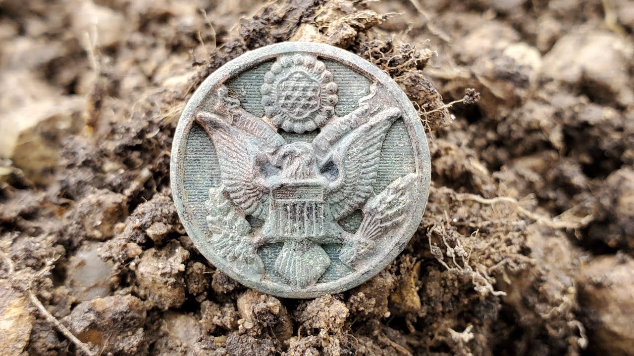 Persistence Yields WWI/II Era Great Seal Button At 1870 Farm | Backroads Metal Detecting | XP ORX