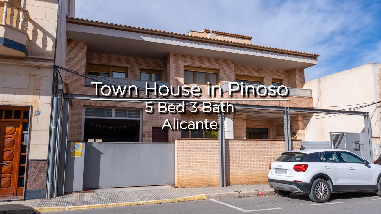 Beautiful 5 Bed Town House in Pinoso - Alicante - 399,950€