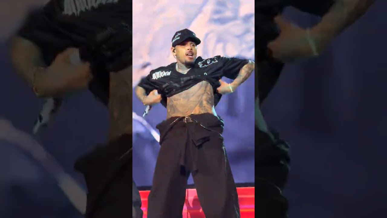 chris brezzy 😱🔥 #explorepage #concert #shortvideo #live #album8 #dance #subscribe #livemusic #fyp