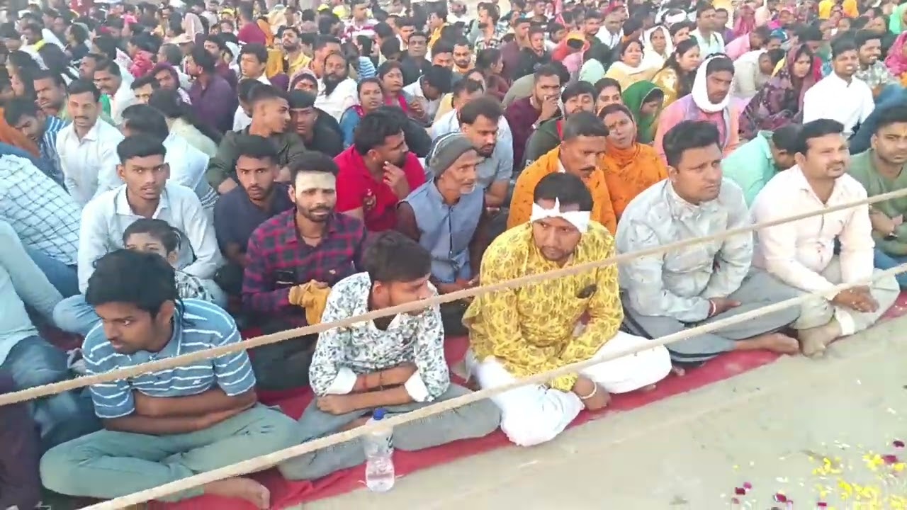 श्री पूज्य प्रेमानंद महाराज जी के दर्शन करने आई दादी मईया #trending #viral #ytshorts 