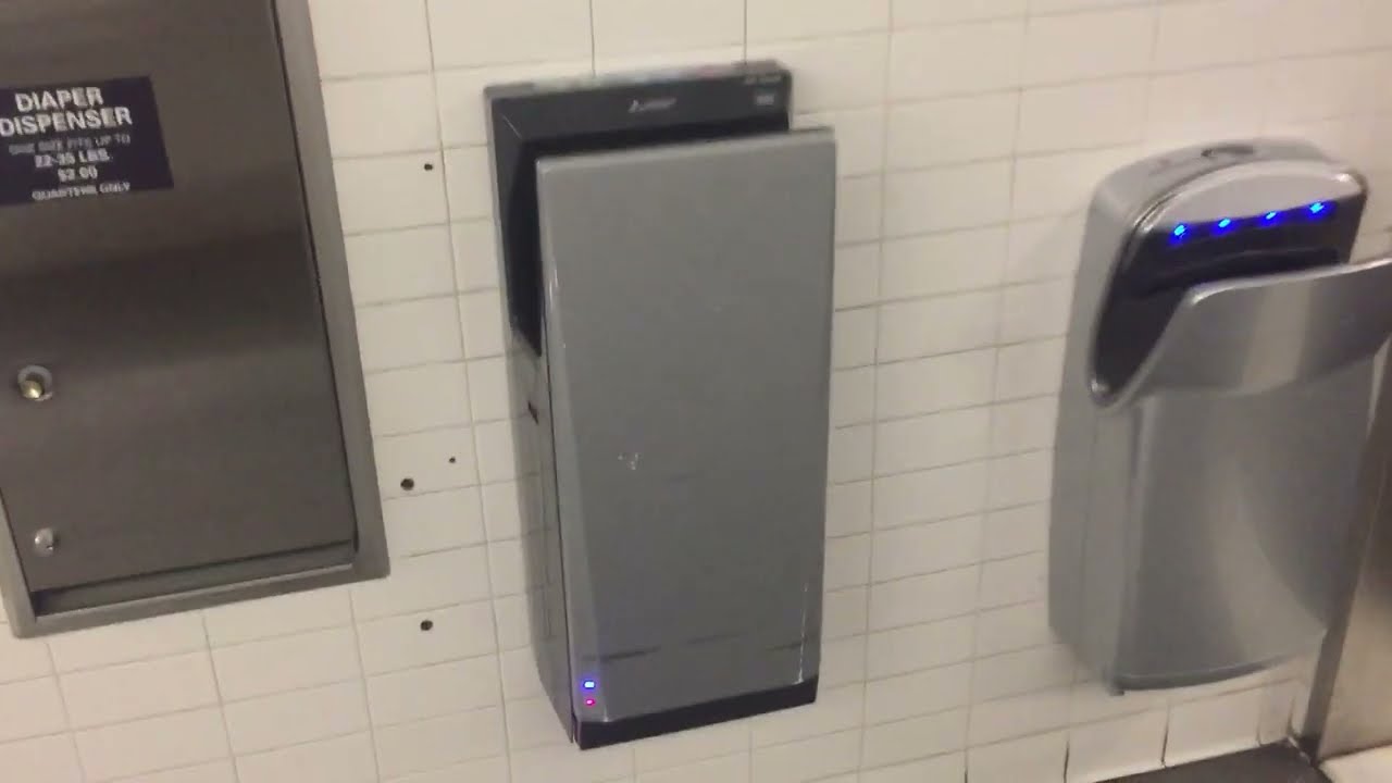 Mitsubishi Jet Towel Slim and World Dryer Vmax | Departures Level in San Francisco Airport | SFO, CA