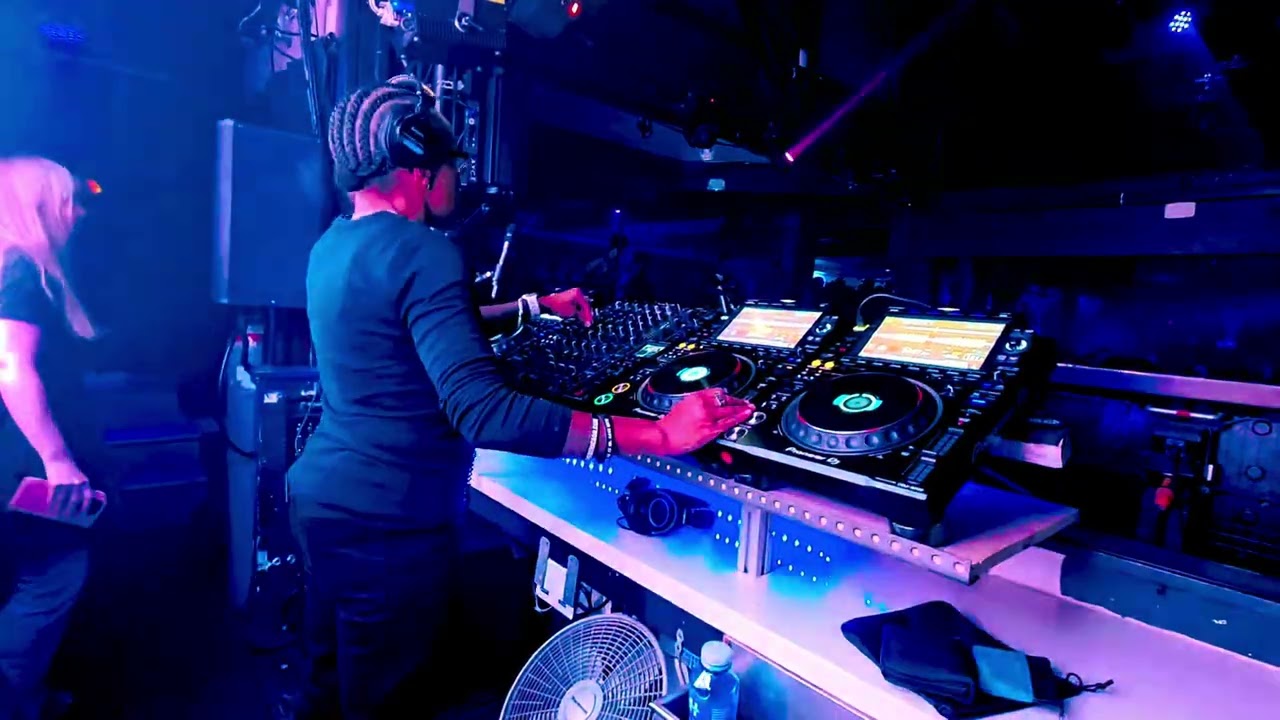 DJ HEATHER 