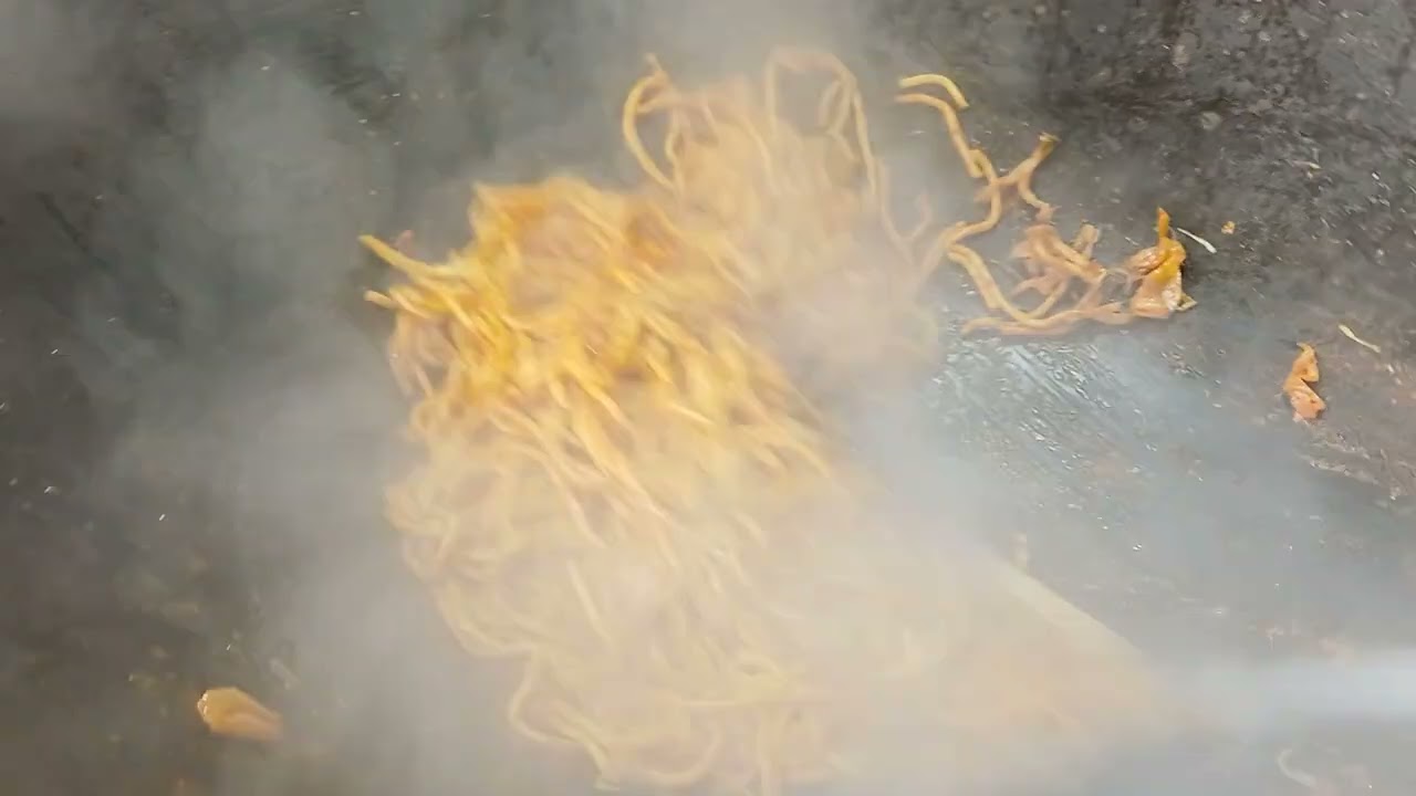 Kuliner .mie aceh cek mad.gedung Balai rakyat perumnas 1 bekasi selatan....