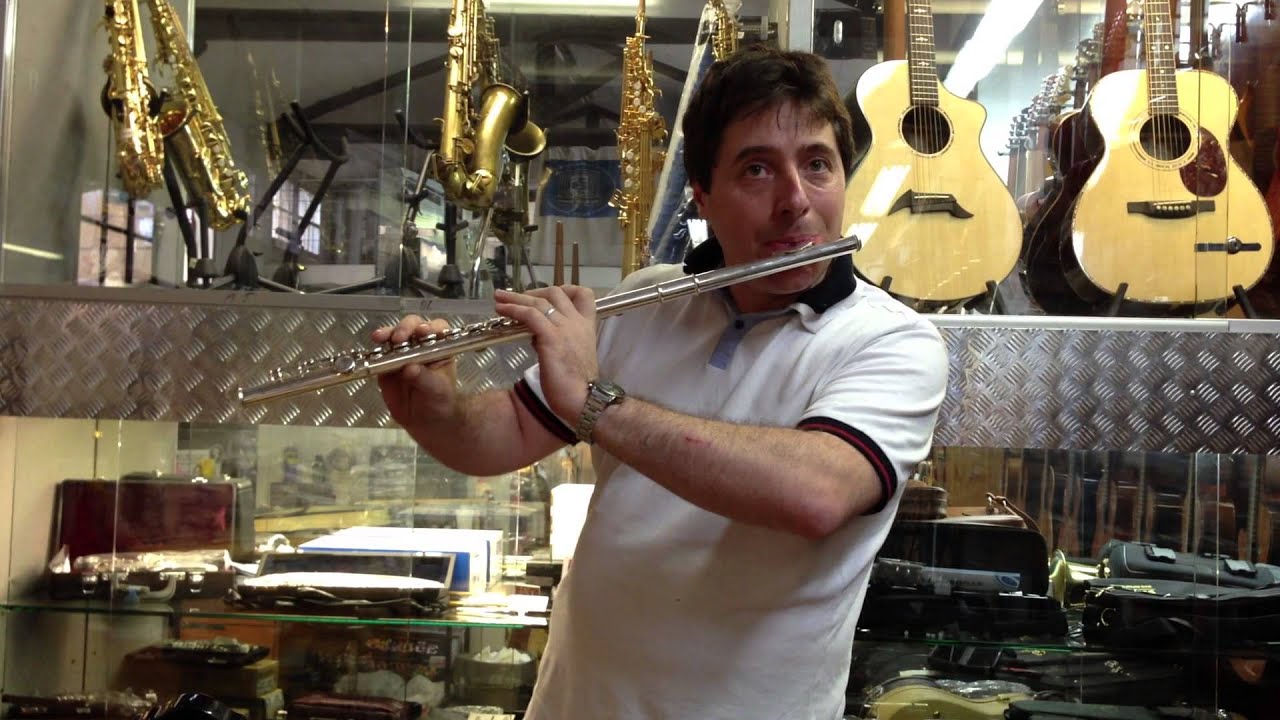 Prova del flauto Yamaha YFL211 con spiegazione del Mi snodato da Borsari Strumenti Musicali