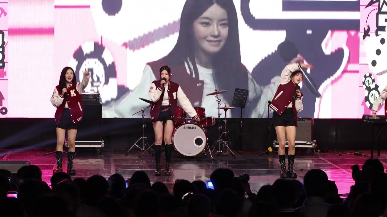 피프티피프티  4k FIFTYFIFTY 고려대학교 동아리박람회 직캠 FANCAM 260309 1