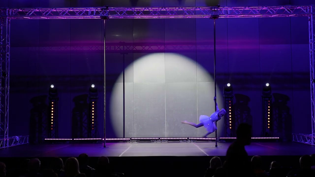 Nadia Kwiecińska   Pole Dance Show 2024   Kids 8 11 Debiuty