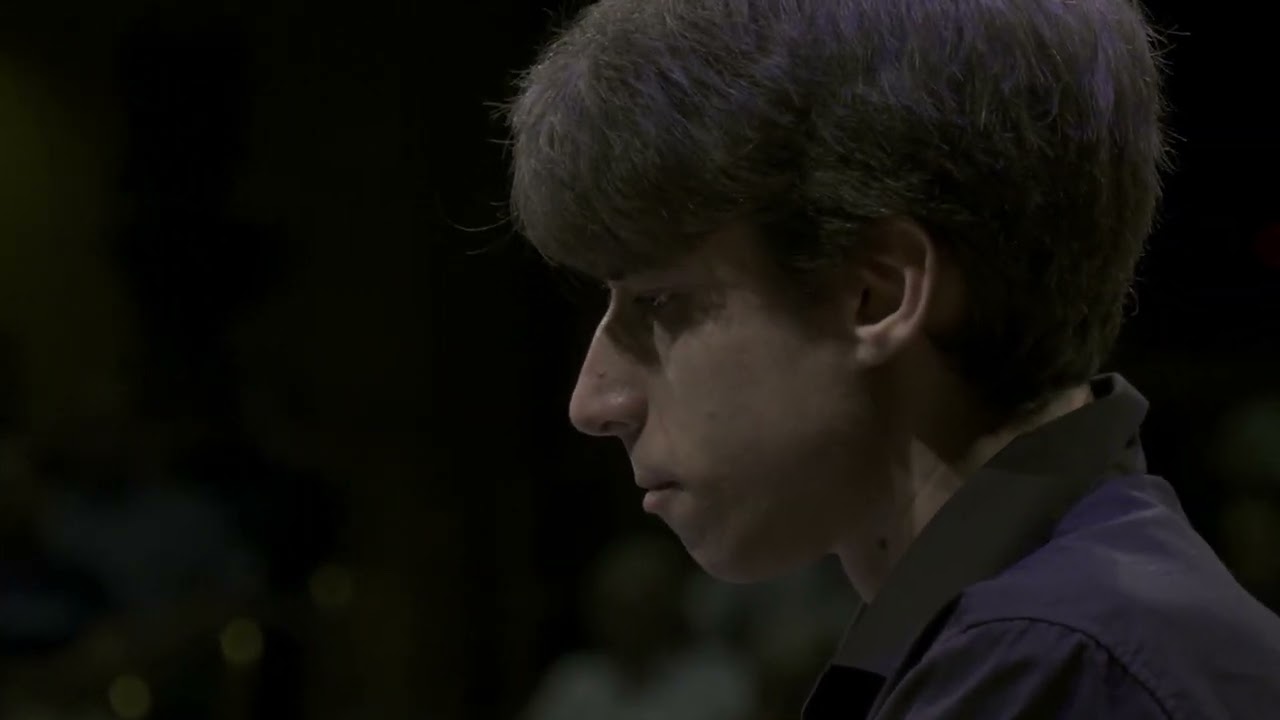 Vitaly Starikov plays Debussy 