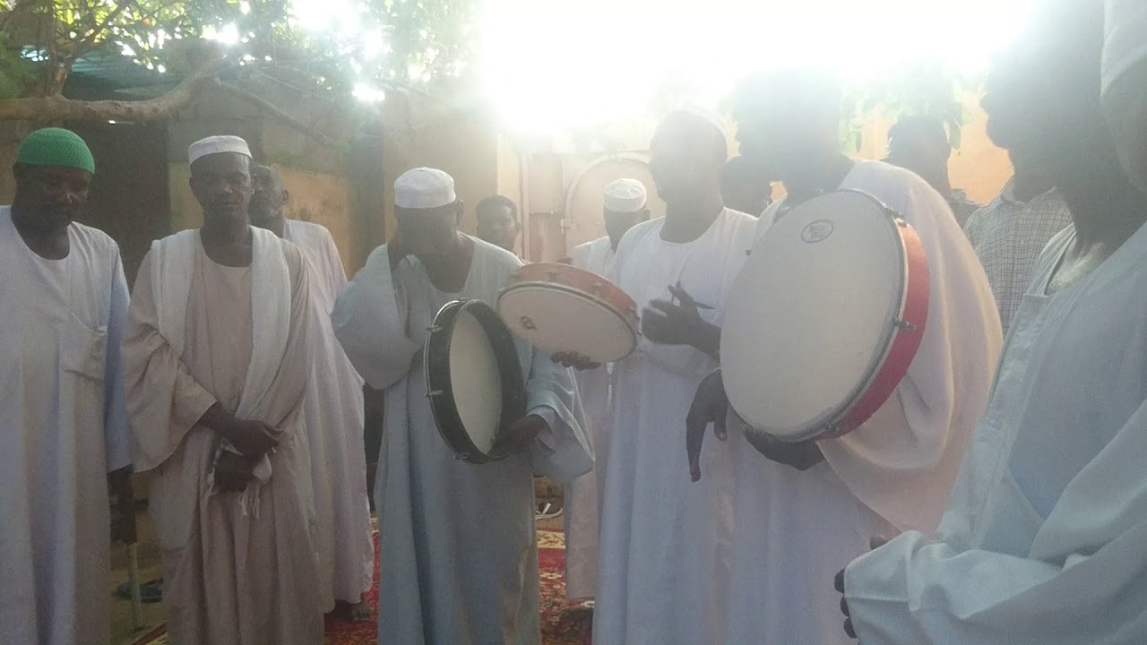 نيالا ابناءالشيخ الشاذلي المادح تاي الله ( العريبي) بحضور الشيخ الوسيلة الشيخ النورالشيخ احمدالازرق