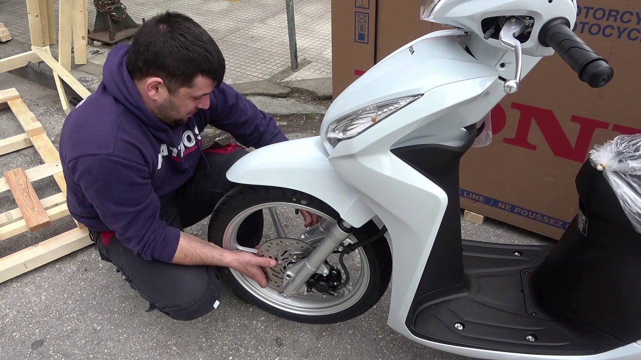 unboxing the HONDA VISION 110cc scooter 2020