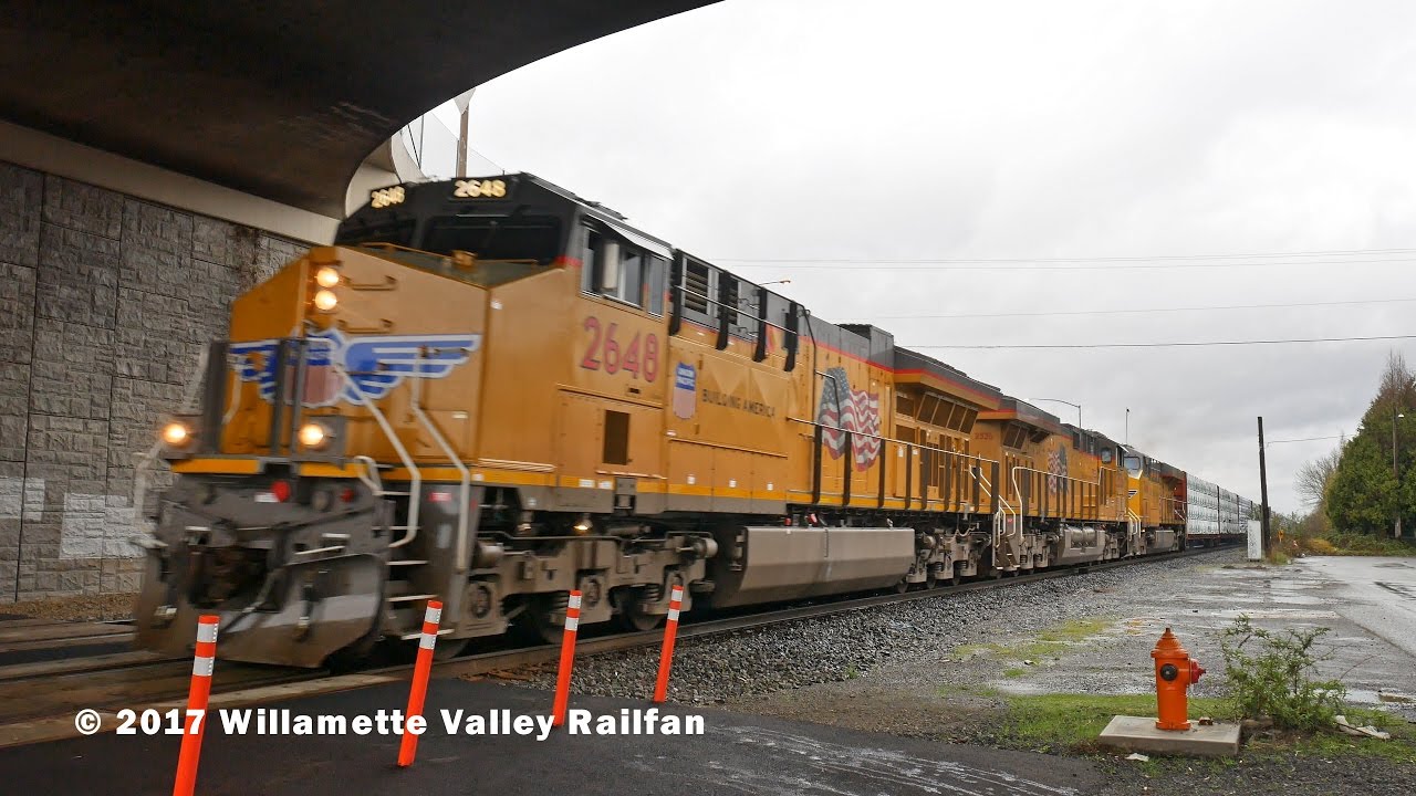 Railfanning Portland, Oregon Vol. 1: MAX & Power - Under the Tenino Street Bridge