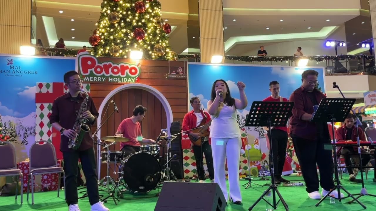 WINTER WONDERLAND & JINGLE BELL ROCK - Christmas Band- Mal Taman Anggrek #jinglebellrock #natal2025