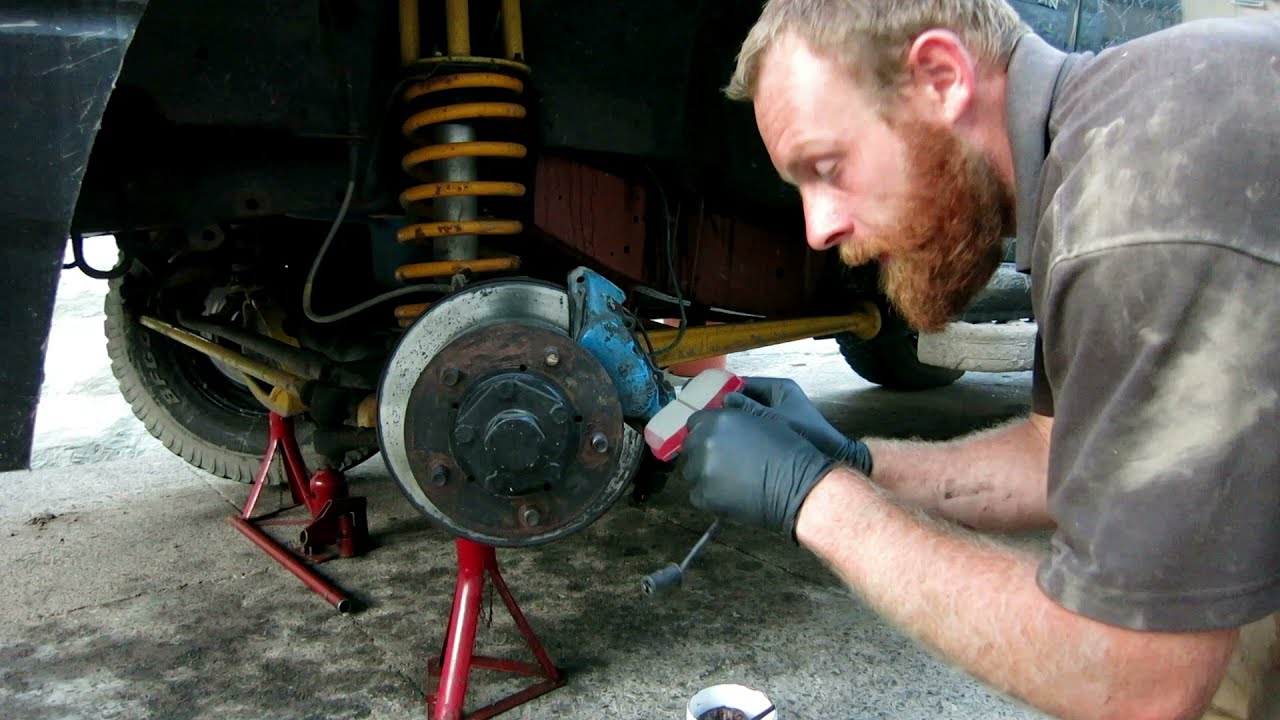 Land Rover Discovery 1 Brake Pad Replacement – Easy DIY Tutorial!