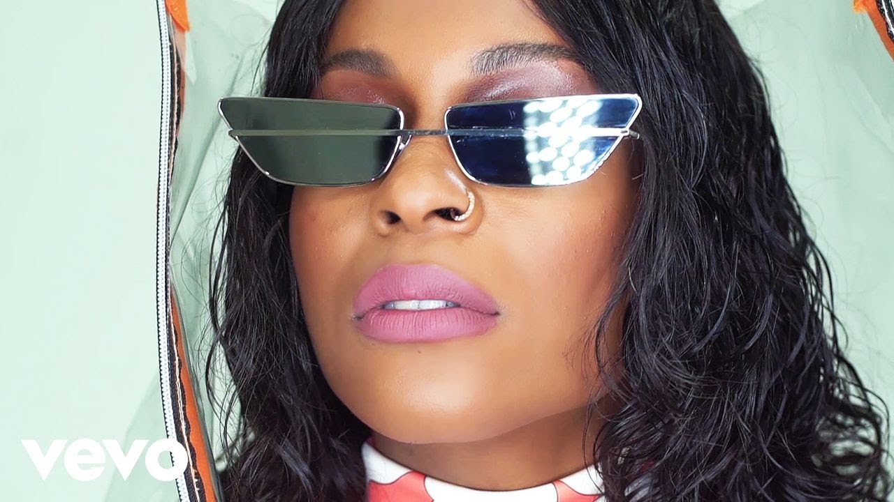 Tina (Hoodcelebrityy) - Inside