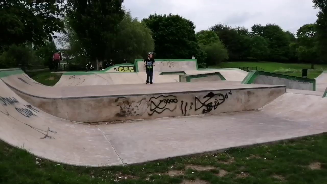 the boneyard skatepark Tattenhall and Market Drayton skatepark bmx and scooter