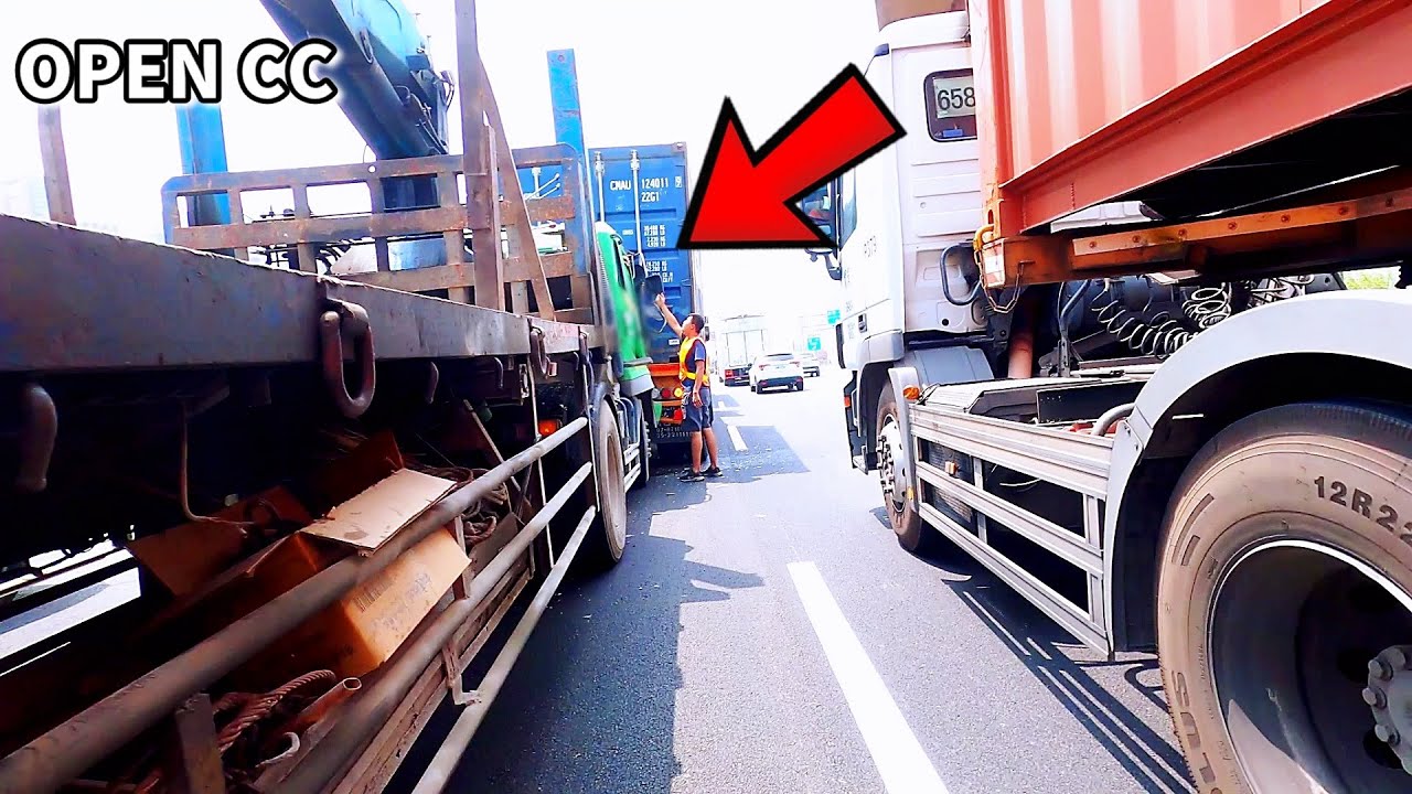 шоссе! Автокран сбил контейнеровоз! 🚚🧨Голова грузовика гнилая... 😰