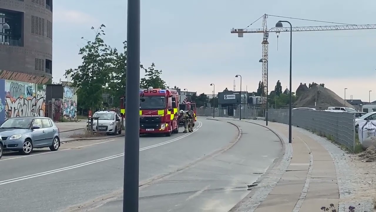BRAND MELLEM SKINNERNE SKABTE KAOS P&Aring; HOVEDBANEG&Aring;RDEN