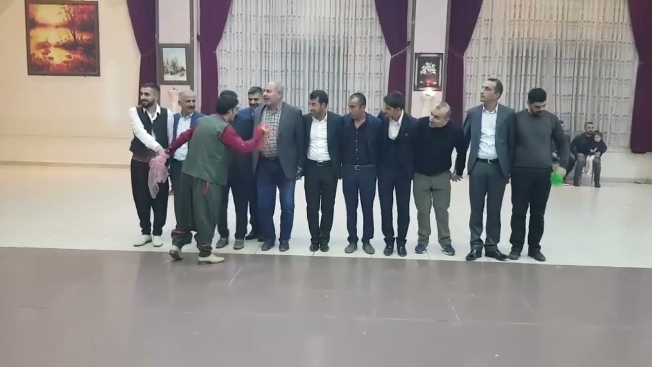 Şampiyonlar Ligi Diyarbakır Halayı  Bismilli Grani Memocan Çalıyor Forklorun  Dedeleri Oynuyor ...