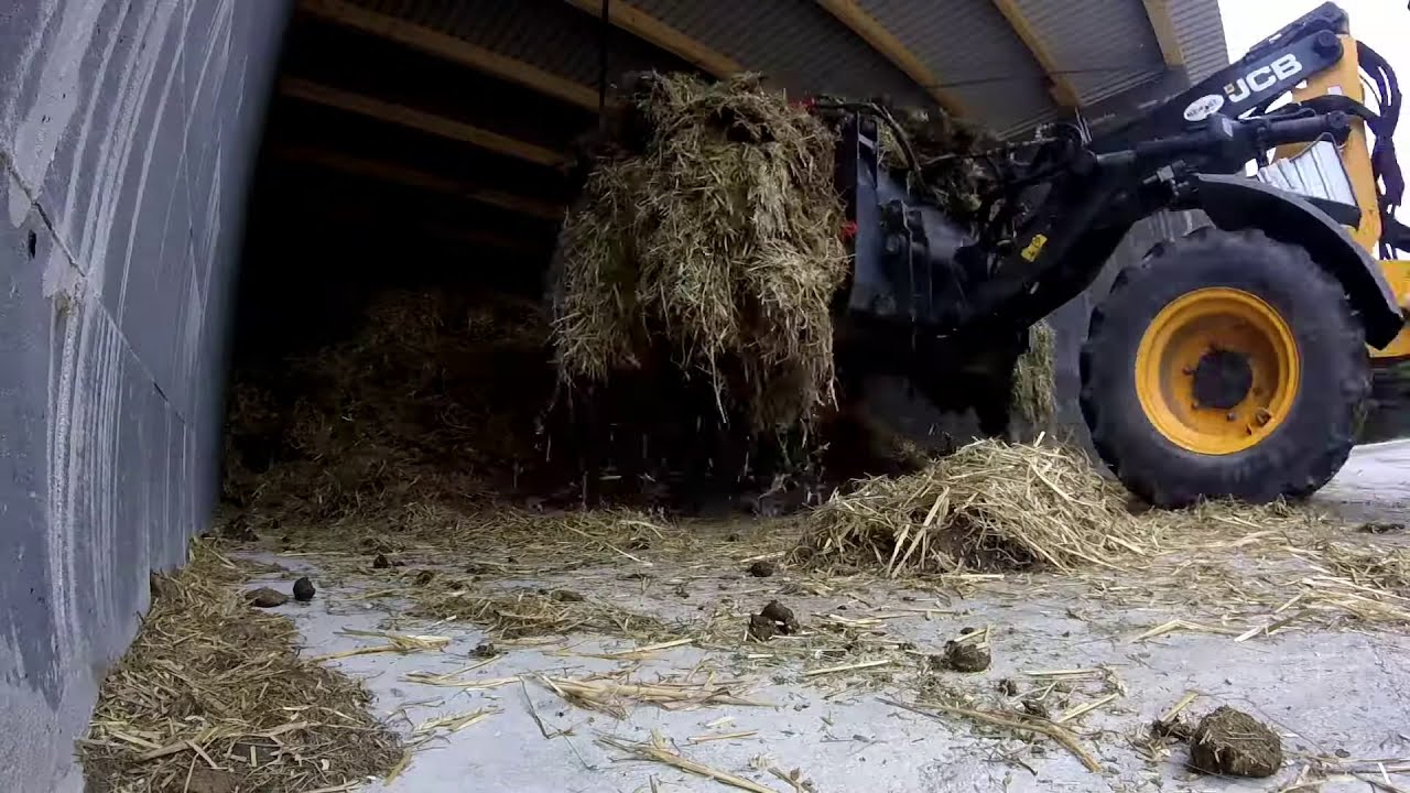 [TIMELAPSE] Pferdestall Ausmisten mit Jcb 403