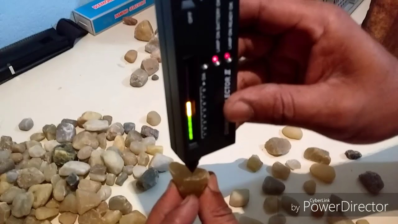 Eu achei diamante??💎💎..testando o detector de diamantes!