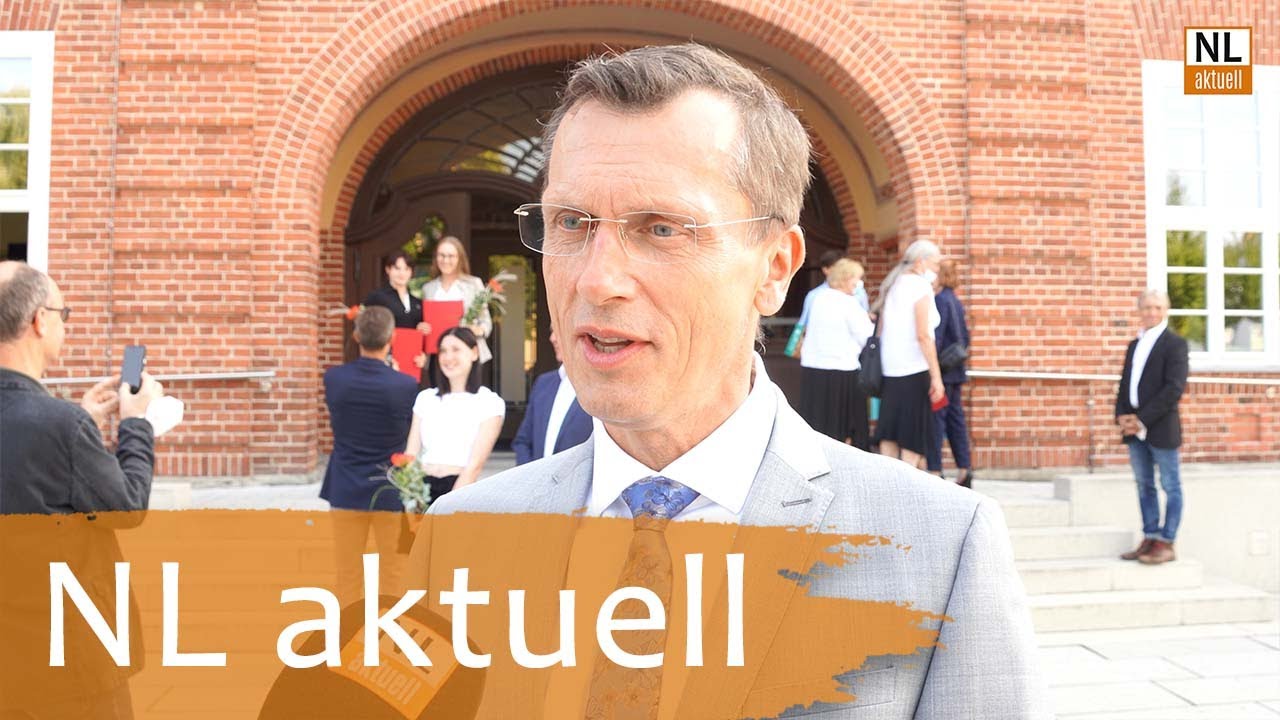 Cottbus | 29 Einser-Abiturienten in Cottbus, Oberbürgermeister zu Lausitzer Zukunftsperspektiven