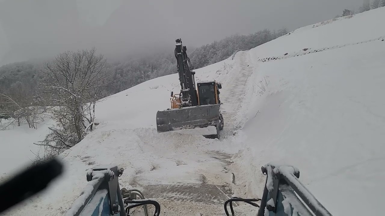 일본 삿포로 같은 풍경의 삼수 풍력 발전소. 제설 작업 현장!!