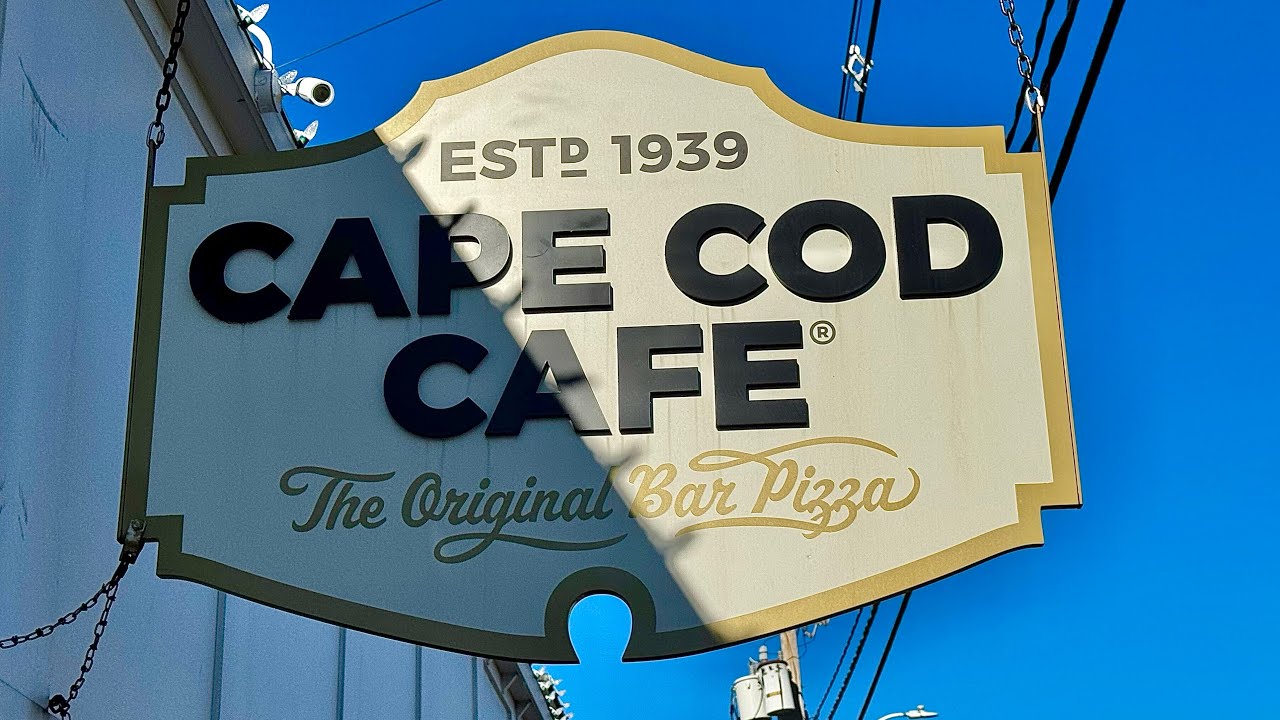 The REAL South Shore Bar Pizza! Cape Cod Cafe Pizza Review
