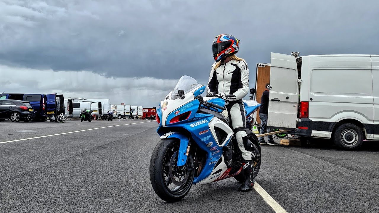 Taking on the infamous mountain at Cadwell Park // No Limits Track Day Vlog // Inters group 28.06.20