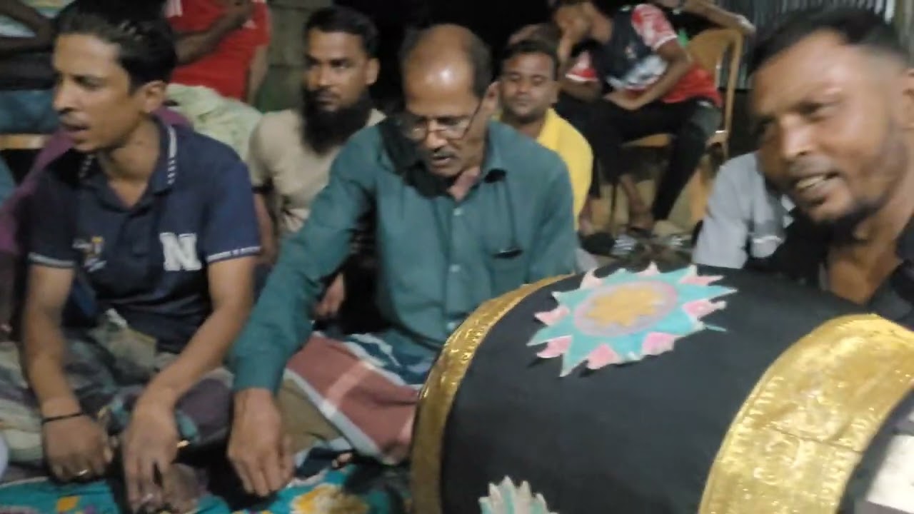 বছর শেষে চৈত্র মাসে যখন বাবার ওরস আসে হাজার হাজার ভক্ত এসে মিলে যায় মেলা গান, বাউল জাহাঙ্গীর 