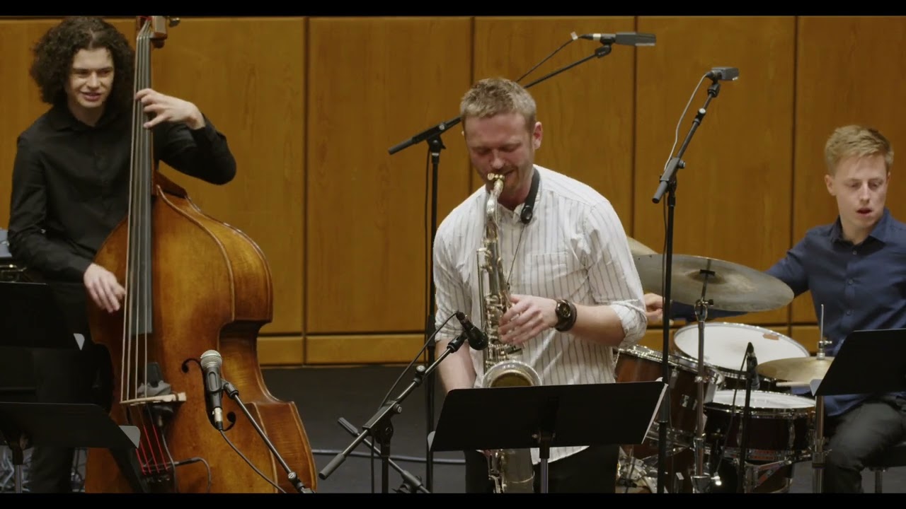 Szymon Wojnarowicz Trio & Bartłomiej Longosz - Footprints (Wayne Shorter)