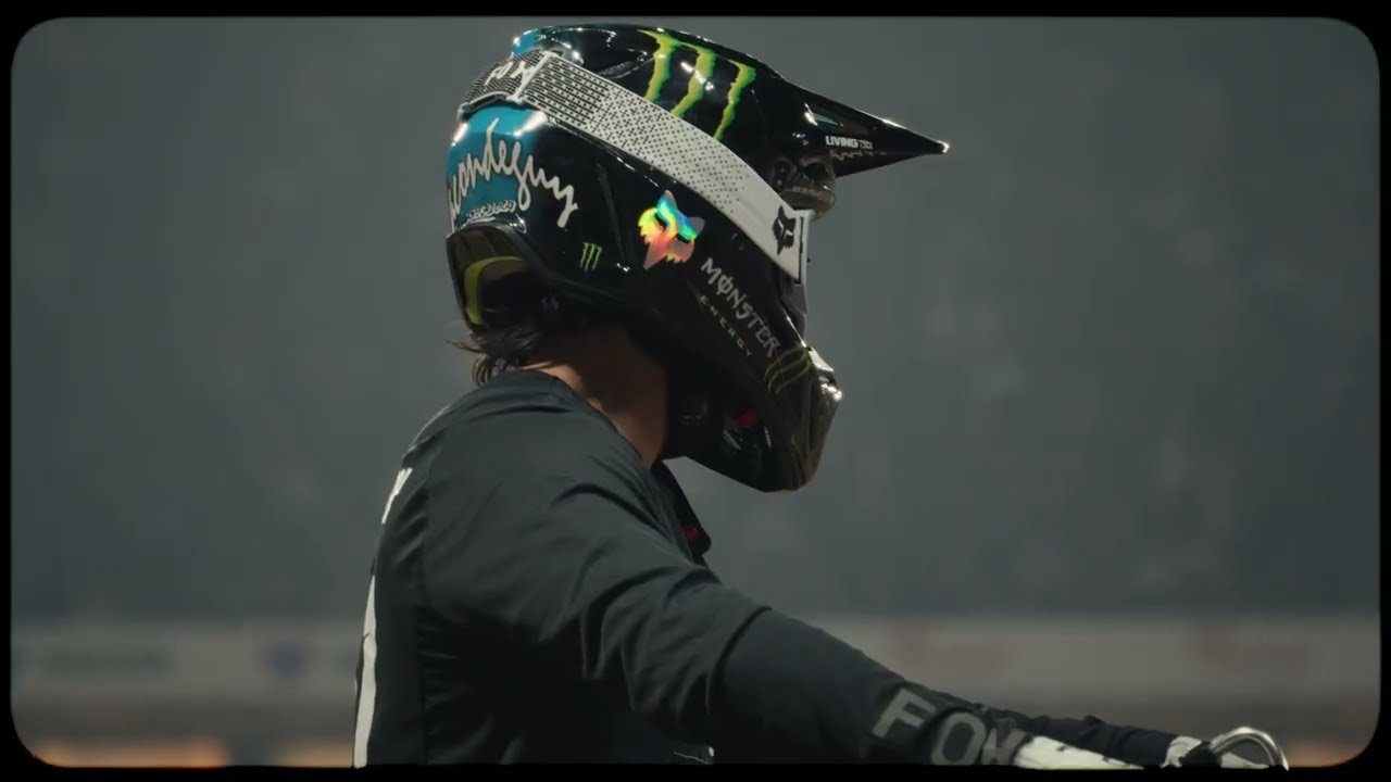 Supercross Paris 2025 FMX Show by Julien Vanstippen & Andreu Lacondeguy