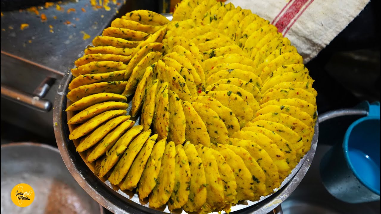 Most Famous Biggest Garden Vada Pav Making In Pune Rs. 20/- Only l Pune Street Food