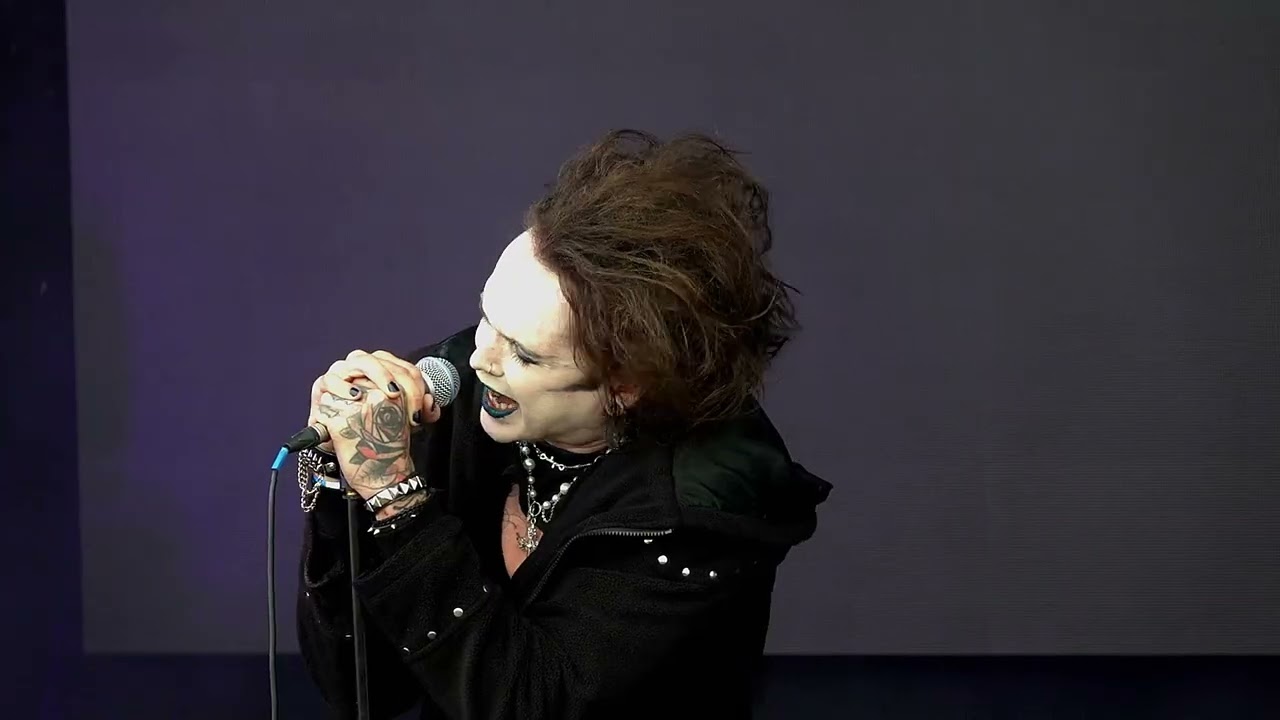 Velvet Dead play 