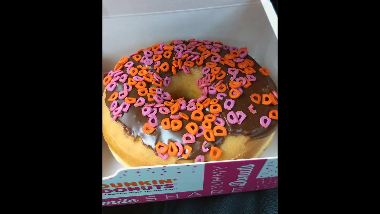 The Savory Fig tries to pass off a Dunkin Donuts donut as a homemade gluten-free donut.