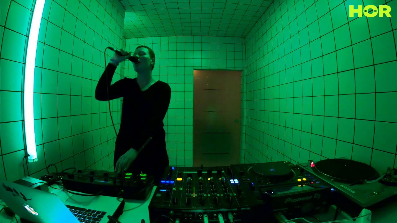 Rosa Anschütz (LIVE) / December 20 / 6pm-7pm