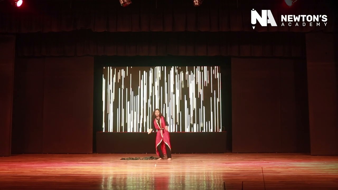 Bollywood dance by Aarti 12th Comm | Newton's Academy | Annual Day | Aaghaz