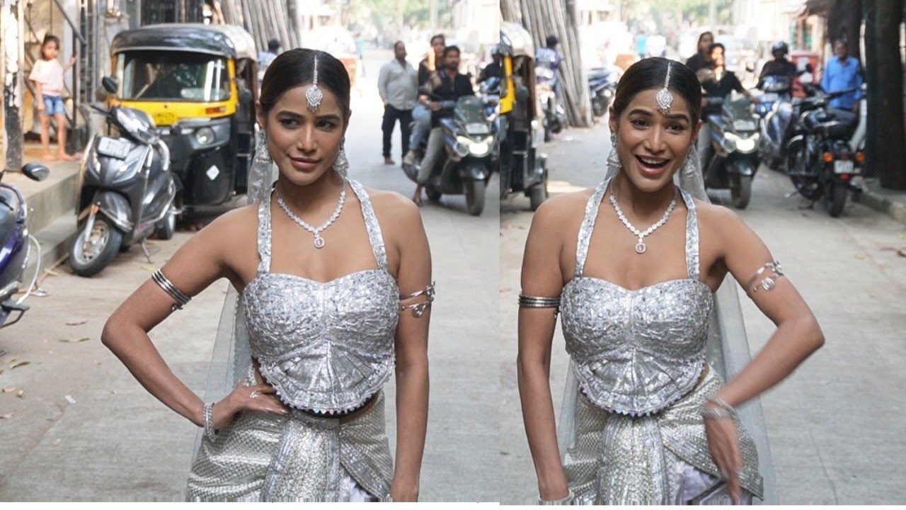 Poonam Pandey spotted in. Mumbai studio Af for international #todaysepisode 