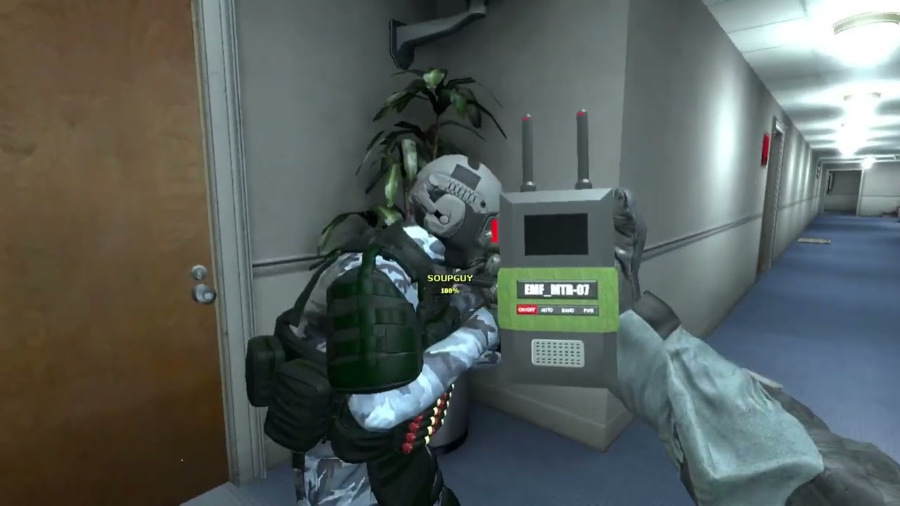 Hunting a mimic in GMOD while high