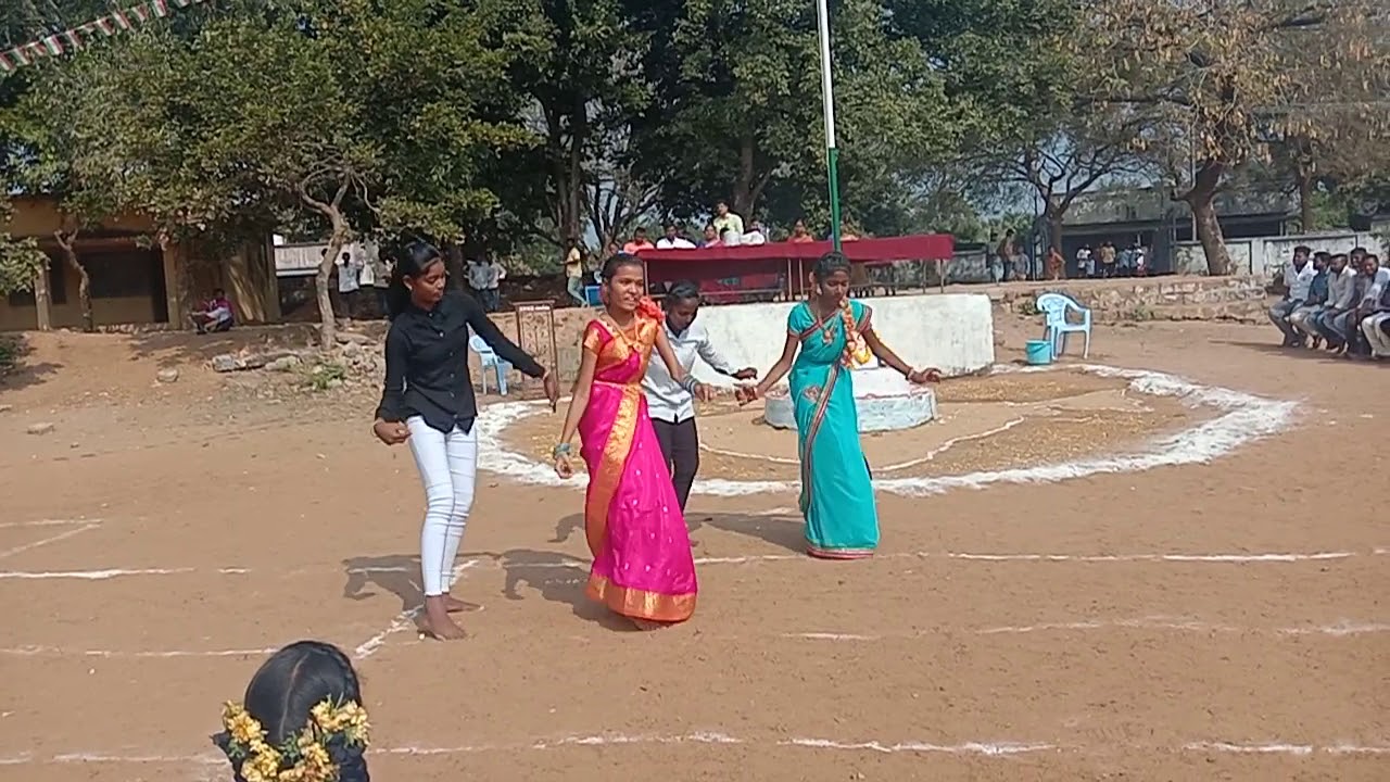 Dance performance by ZPHS Jangedu