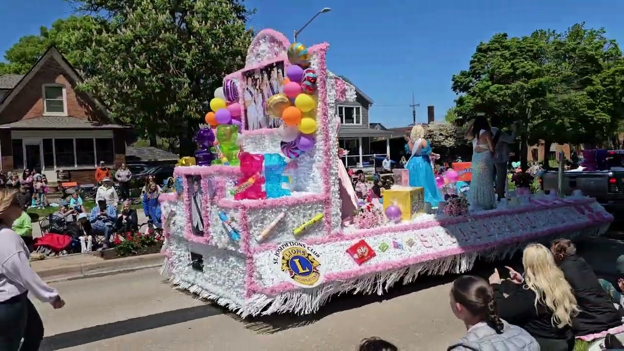 St. Joseph, MI; Blossomtime Parade