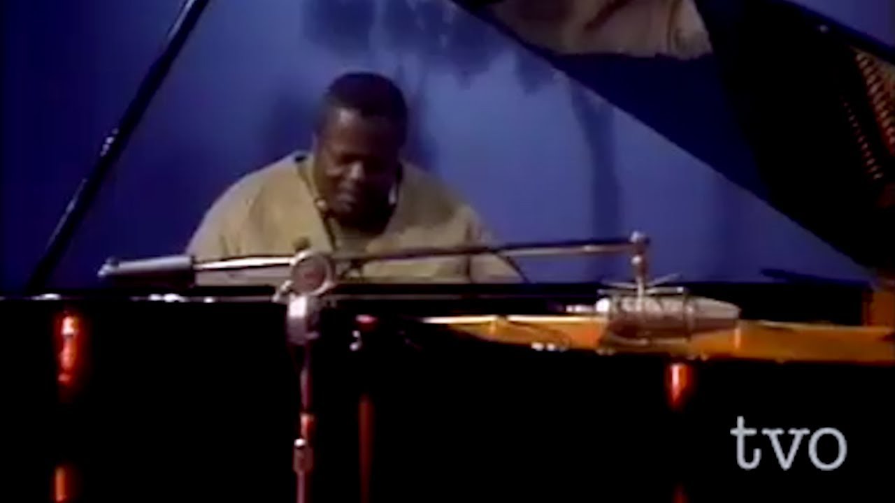 Boogie Woogie on TV... Blues Etude - Oscar Peterson (1982)