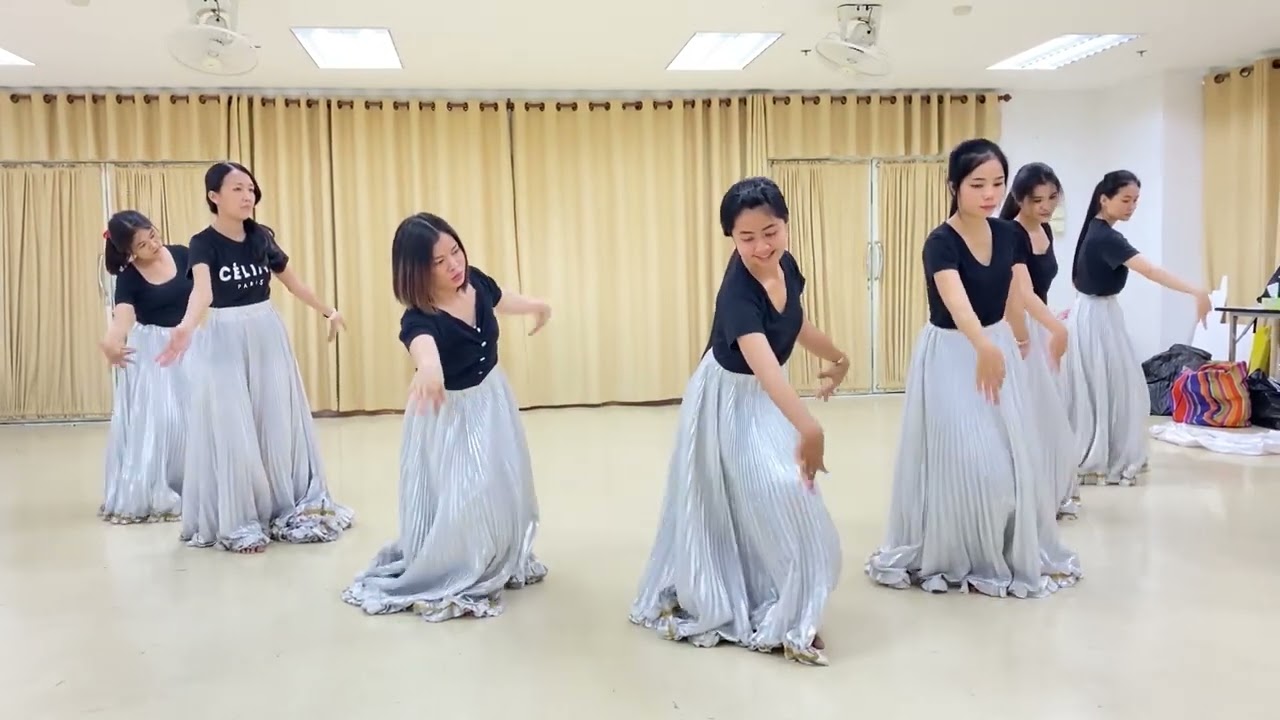 จินตลีลา เพลงบ้านเกิดเมืองนอน ทำการแสดงโดย นักศึกษาสาขาวิชาการประถมศึกษา