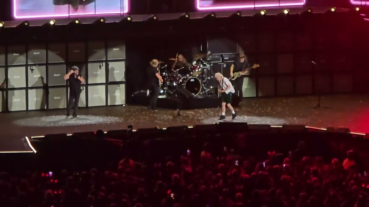 AC/DC - “T.N.T.” Live in Tampa 2025