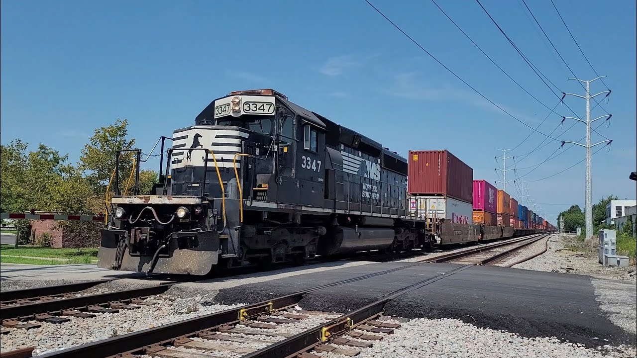 A Solo SD40-2 Pulls NV01 Past Lafayette Blvd With A Leslie RS3L