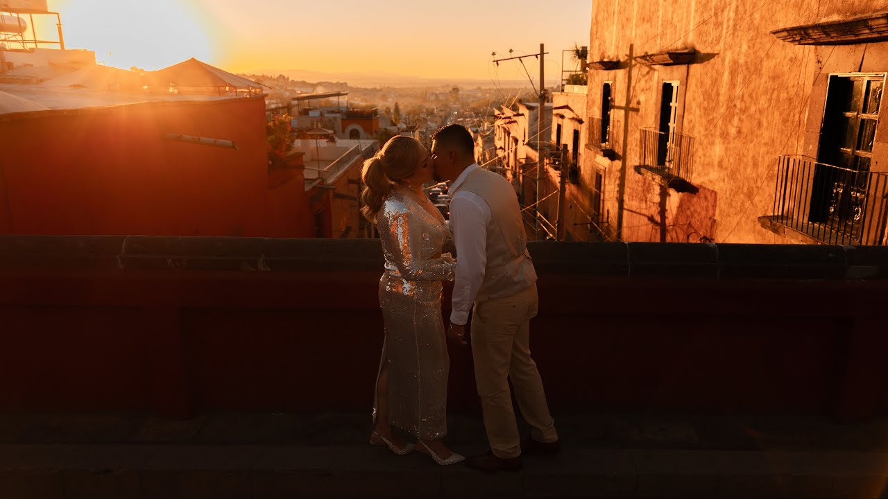 Callejoneada en San Miguel de Allende | Karen & Ivan Love Story