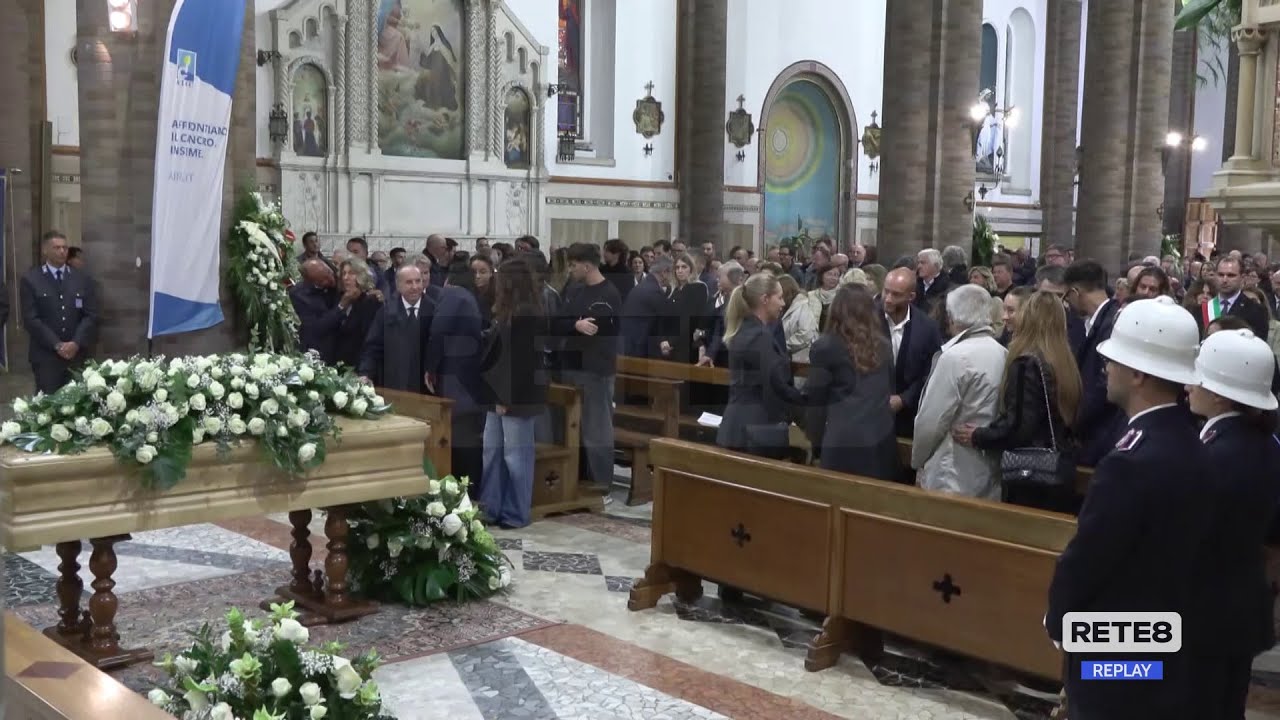 Pescara - L'ultimo saluto a Don Peppe De Cecco